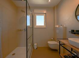 Matohanci Dazzling Villa With Pool