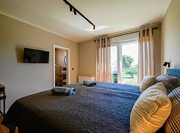 Matohanci Dazzling Villa With Pool