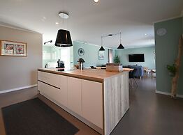 Matohanci Dazzling Villa With Pool