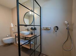 Matohanci Dazzling Villa With Pool