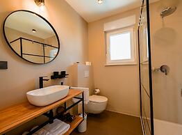 Matohanci Dazzling Villa With Pool