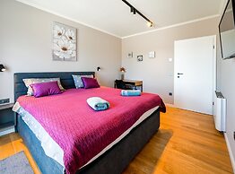 Matohanci Dazzling Villa With Pool