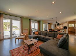 Matohanci Dazzling Villa With Pool