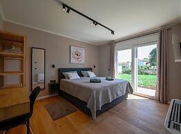 Matohanci Dazzling Villa With Pool