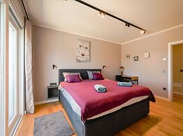 Matohanci Dazzling Villa With Pool