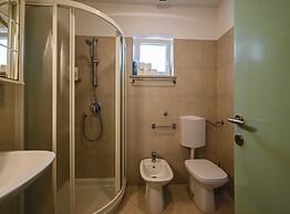 Scenic and Refined Retreat Apartment With Balcony