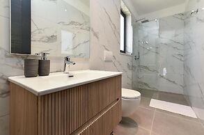 Spacious Villa With Pool and Garden in Stokovci