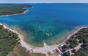 Spacious Villa With Pool and Garden in Stokovci