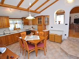 Green Oasis Family Getaway