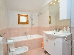 Green Oasis Family Getaway