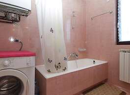 Bright Apartment With Garden and Balcony