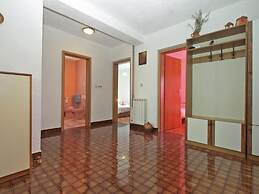 Bright Apartment With Garden and Balcony