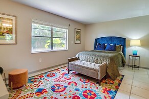 Lakefront Condo w/ Pool & Views: 7 Mi to Orlando!