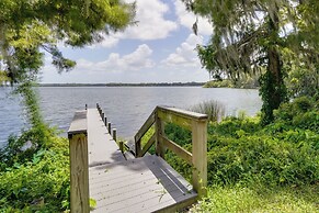 Lakefront Condo w/ Pool & Views: 7 Mi to Orlando!