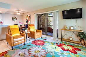 Lakefront Condo w/ Pool & Views: 7 Mi to Orlando!