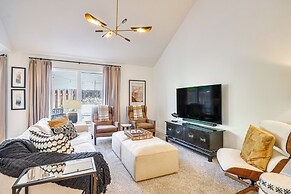 Deck & Gas Fire Pit: Gorgeous Home in Beaverton!