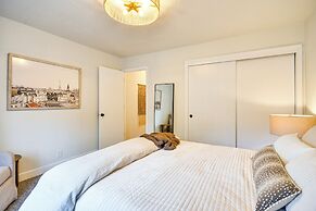 Deck & Gas Fire Pit: Gorgeous Home in Beaverton!