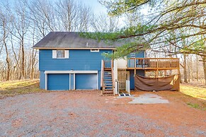 Ski, Hike & More: Poconos Home w/ Hot Tub