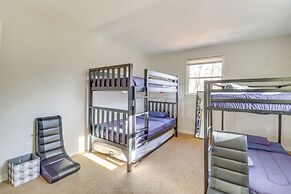 Ski, Hike & More: Poconos Home w/ Hot Tub