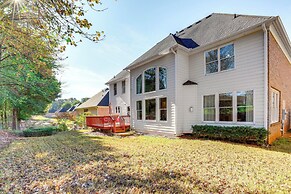 Spacious Home w/ Backyard: 3 Mi to Dtwn Duluth!