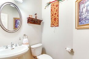 Spacious Home w/ Backyard: 3 Mi to Dtwn Duluth!