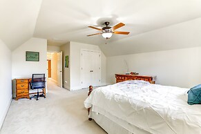 Spacious Home w/ Backyard: 3 Mi to Dtwn Duluth!