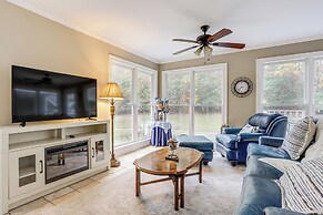 8 Mi to Lake Lanier: Guest House in Buford!