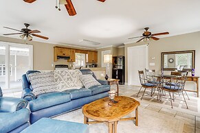 8 Mi to Lake Lanier: Guest House in Buford!