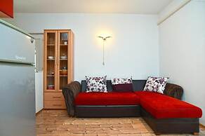 Cozy Apartment With Shared Pool