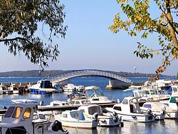 Cozy Apartment With Shared Pool