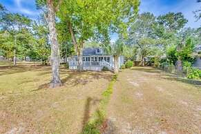 Walk to Ocean: Home w/ Deck in North Myrtle Beach
