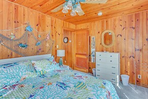 Walk to Ocean: Home w/ Deck in North Myrtle Beach