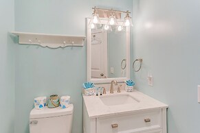 Walk to Ocean: Home w/ Deck in North Myrtle Beach