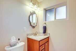 3 Mi to Downtown Prescott - Spacious Home w/ Patio