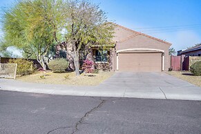 Family-friendly Goodyear Oasis: Fire Table, Pool!