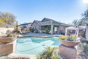 Family-friendly Goodyear Oasis: Fire Table, Pool!