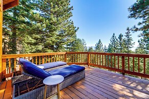 Spacious Cabin w/ 3 Decks: 4 Mi to Lake Tahoe!