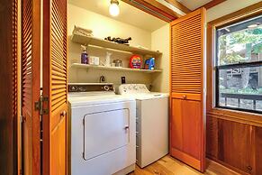 Spacious Cabin w/ 3 Decks: 4 Mi to Lake Tahoe!