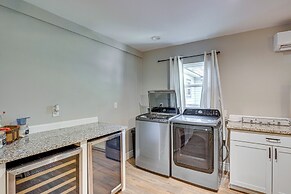 Waterfront Retreat w/ Hot Tub in Gun Barrel City!