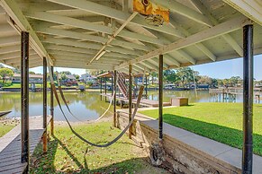 Waterfront Retreat w/ Hot Tub in Gun Barrel City!