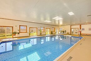 8-acre Bridgman Oasis: Pool, Hot Tub & Game Room