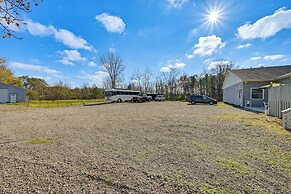 8-acre Bridgman Oasis: Pool, Hot Tub & Game Room