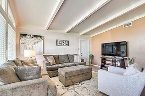 5 Mi to Texas City Dike & Beach: Home w/ Yard!
