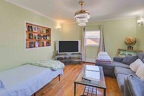 5 Mi to TD Garden: Quiet Medford Getaway!
