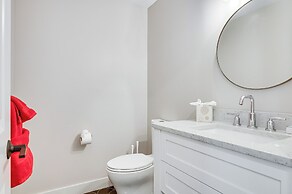 Custom-built Home Near Piscataqua River!