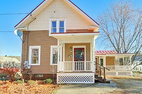 18 Mi to Skiing: Colorful Home in Springfield!