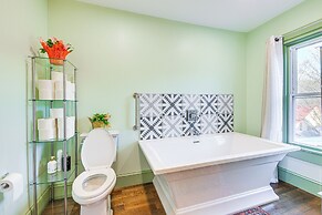 18 Mi to Skiing: Colorful Home in Springfield!