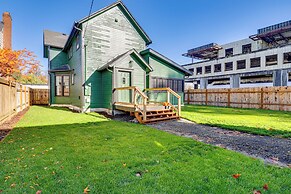 Walk to Independence Theatre: Dtwn Retreat!