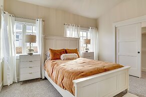 Walk to Independence Theatre: Dtwn Retreat!