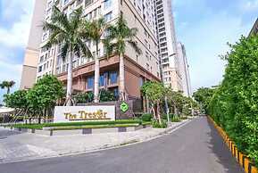 The Tresor Luxury Apartment